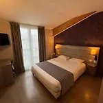 Logis Le Saint Georges Hotel 3*