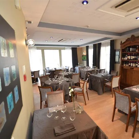 Logis Le Saint Georges Hotell 3*