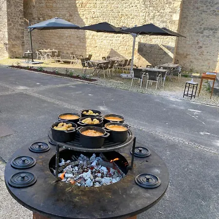 Logis Le Saint Georges Hotel 3*