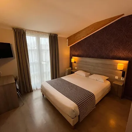 Logis Le Saint Georges Hotel 3*
