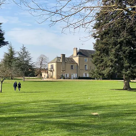 Logis Le Saint Georges 호텔