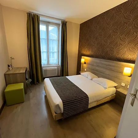 Logis Le Saint Georges 3*