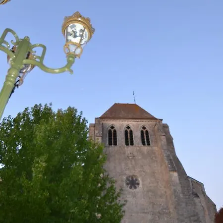 Logis Le Saint Georges 호텔 3*