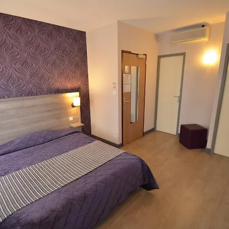 Logis Le Saint Georges Hotel 3*