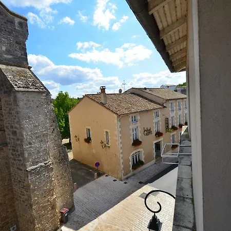 Logis Le Saint Georges Hotel Vivonne