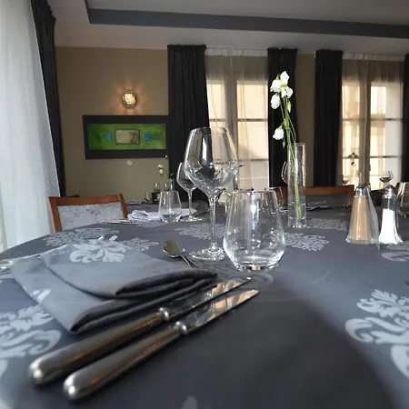 Logis Le Saint Georges Hotel 3*