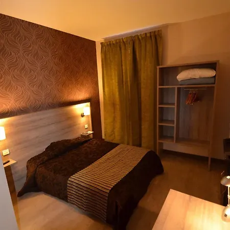 Logis Le Saint Georges Hotel 3*