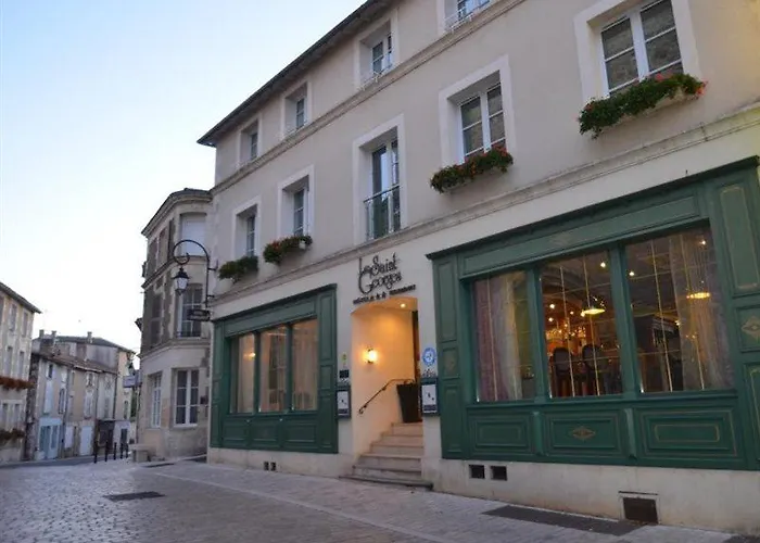 Logis Le Saint Georges Hotel 3*