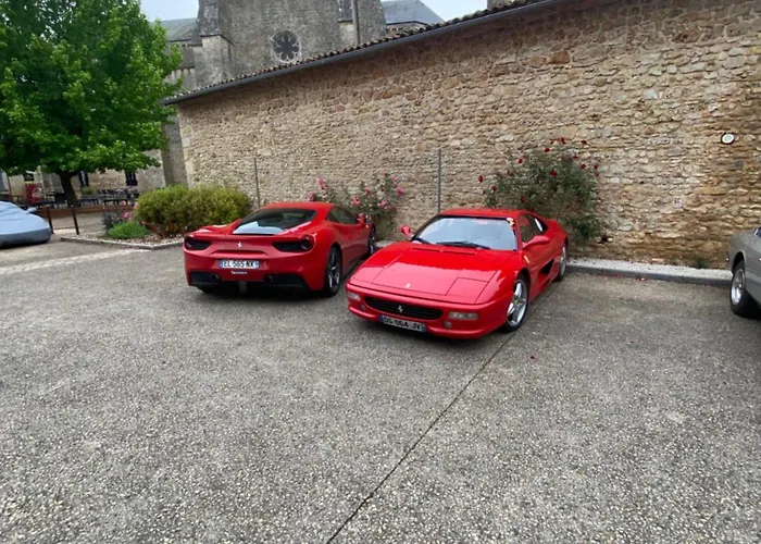 Logis Le Saint Georges Hotel