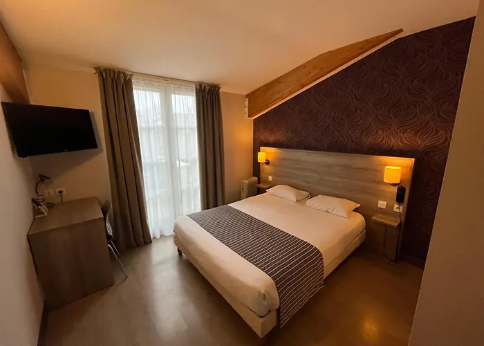 Logis Le Saint Georges Hotel 3*