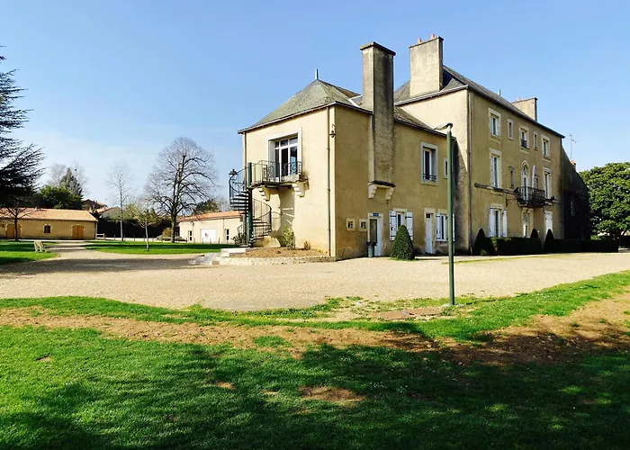 Logis Le Saint Georges 3*