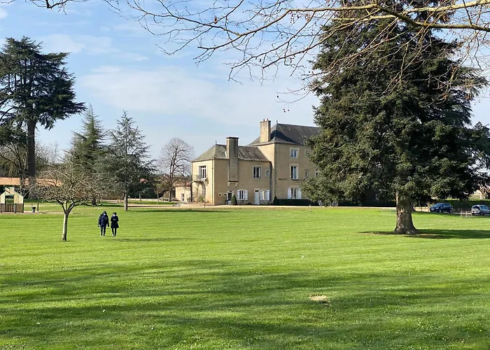 Logis Le Saint Georges Hotel