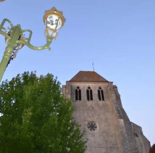 Logis Le Saint Georges Hotel 3*