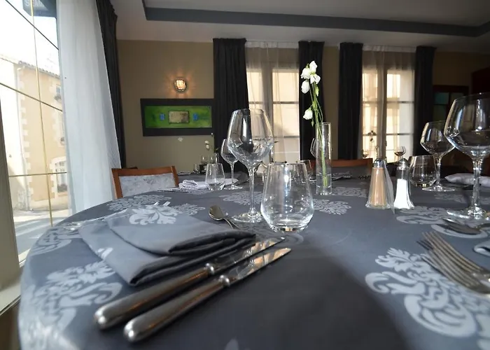 Logis Le Saint Georges Hotel 3*